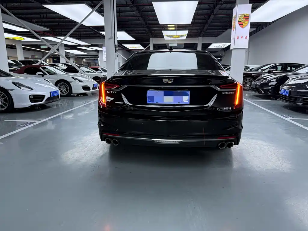 Cadillac CT6 — фото 18
