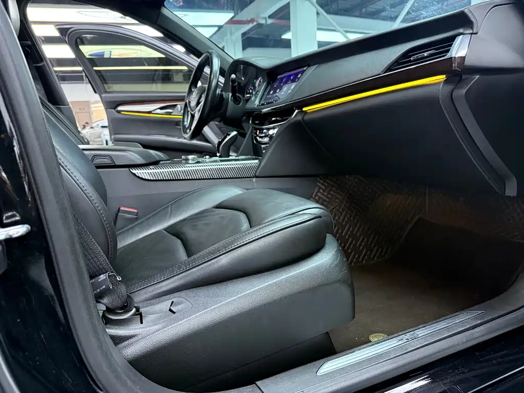 Cadillac CT6 — фото 10