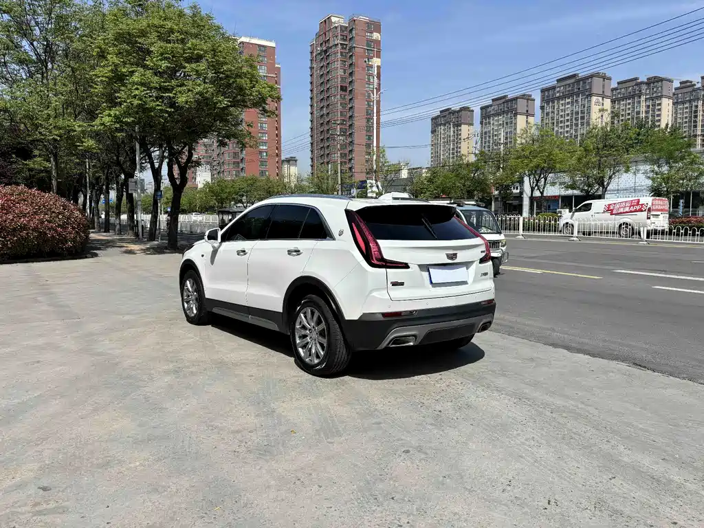 Cadillac XT4 — фото 4