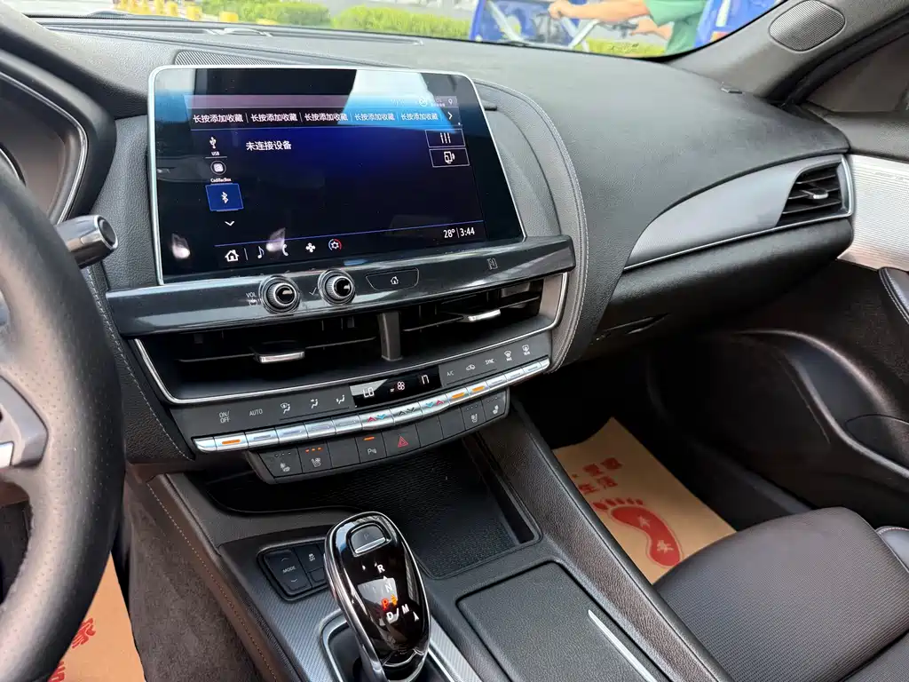 Cadillac CT5 — фото 16