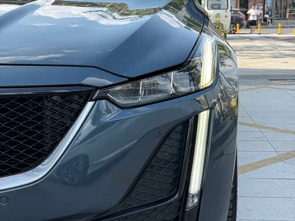 Cadillac CT5 — фото 17