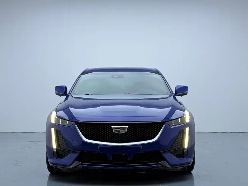 Cadillac CT5 — фото 2