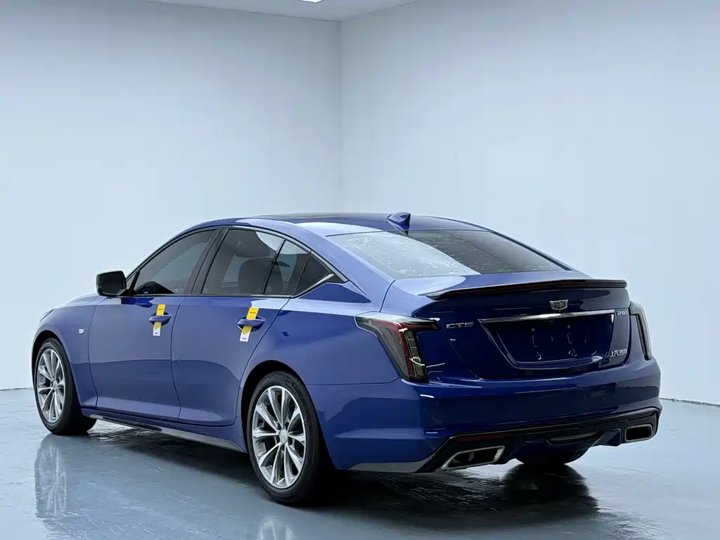Cadillac CT5 — фото 8