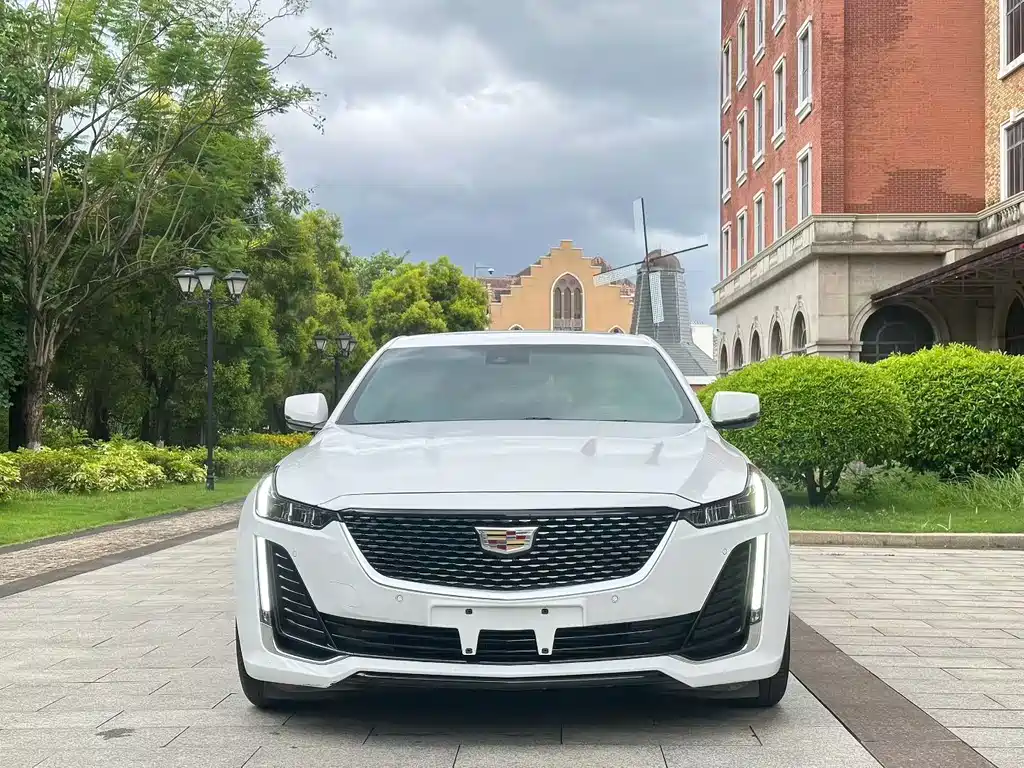 Cadillac CT5 — фото 2