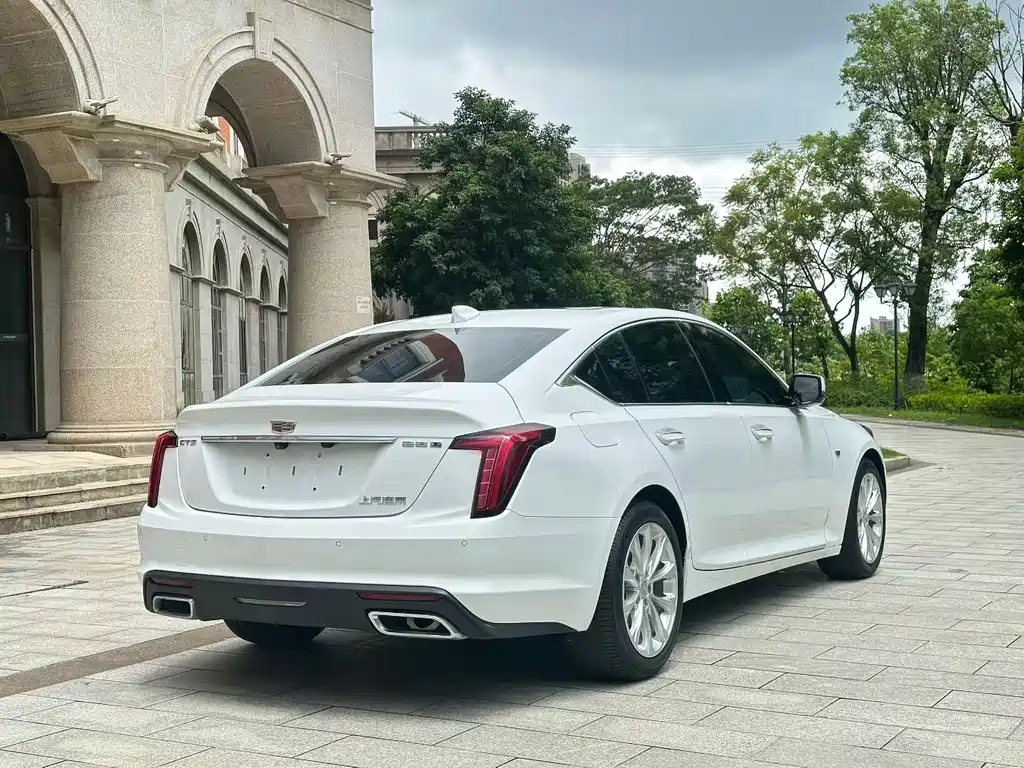 Cadillac CT5 — фото 7