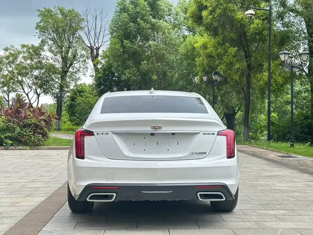Cadillac CT5 — фото 9