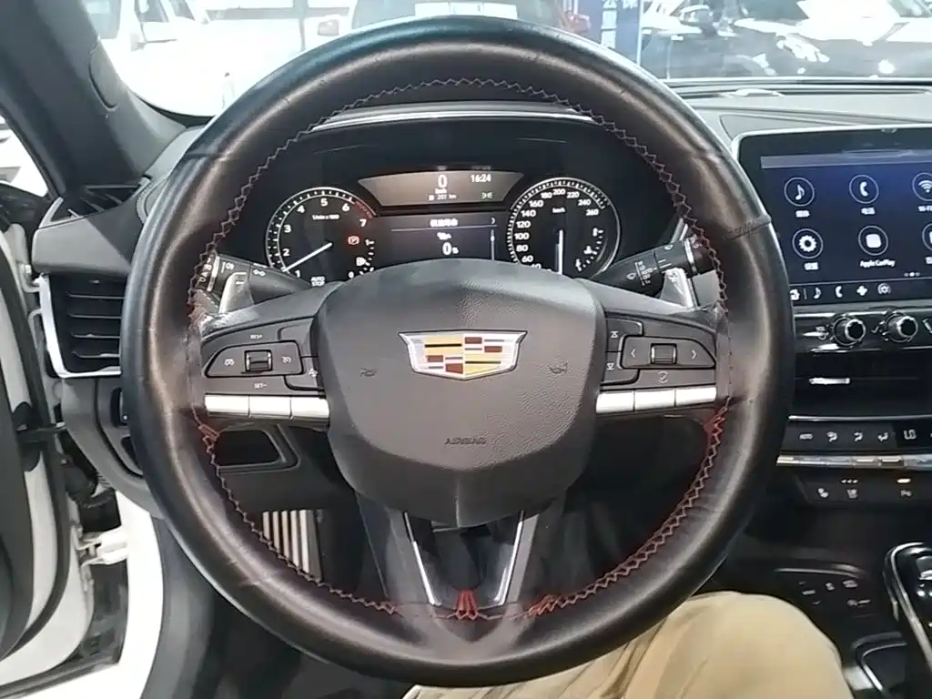 Cadillac CT5 — фото 11