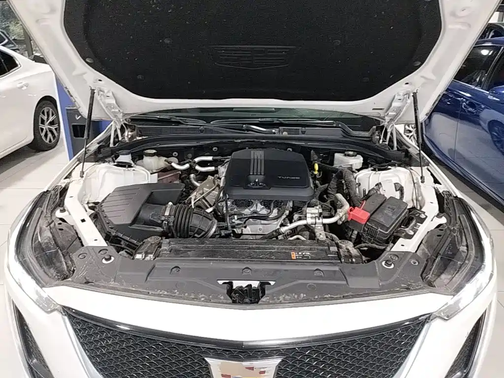 Cadillac CT5 — фото 20