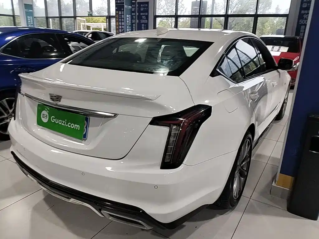 Cadillac CT5 — фото 7