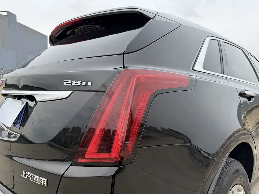 Cadillac XT5 — фото 8