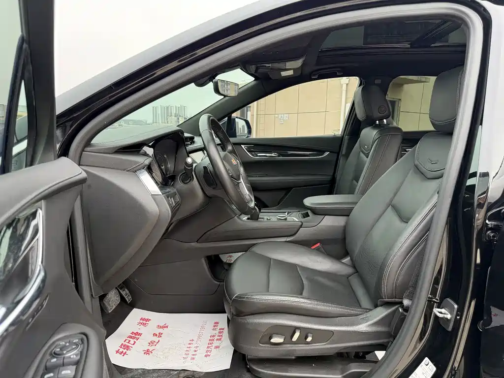 Cadillac XT5 — фото 10