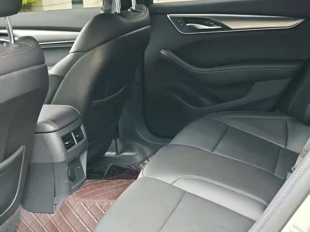 Cadillac CT5 — фото 7