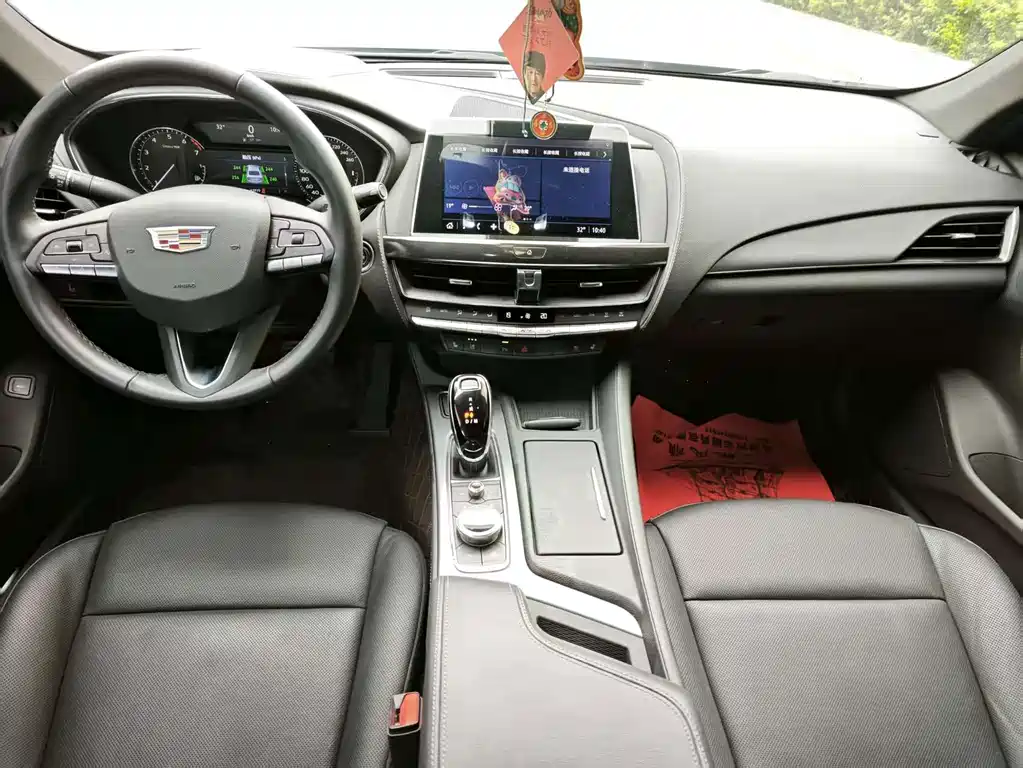 Cadillac CT5 — фото 8
