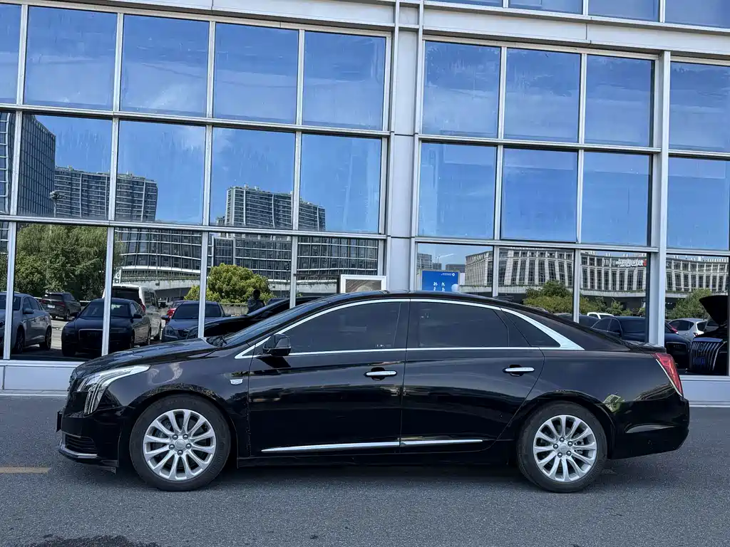 Cadillac XTS — фото 3