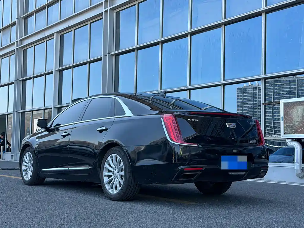 Cadillac XTS — фото 4