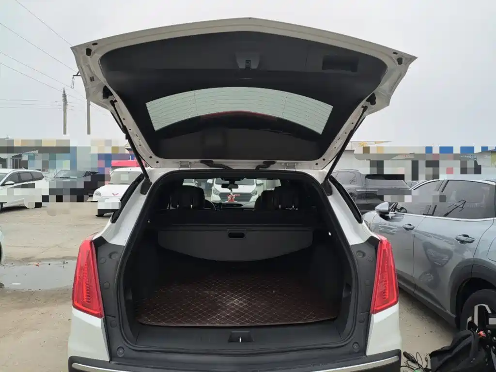 Cadillac XT5 — фото 15