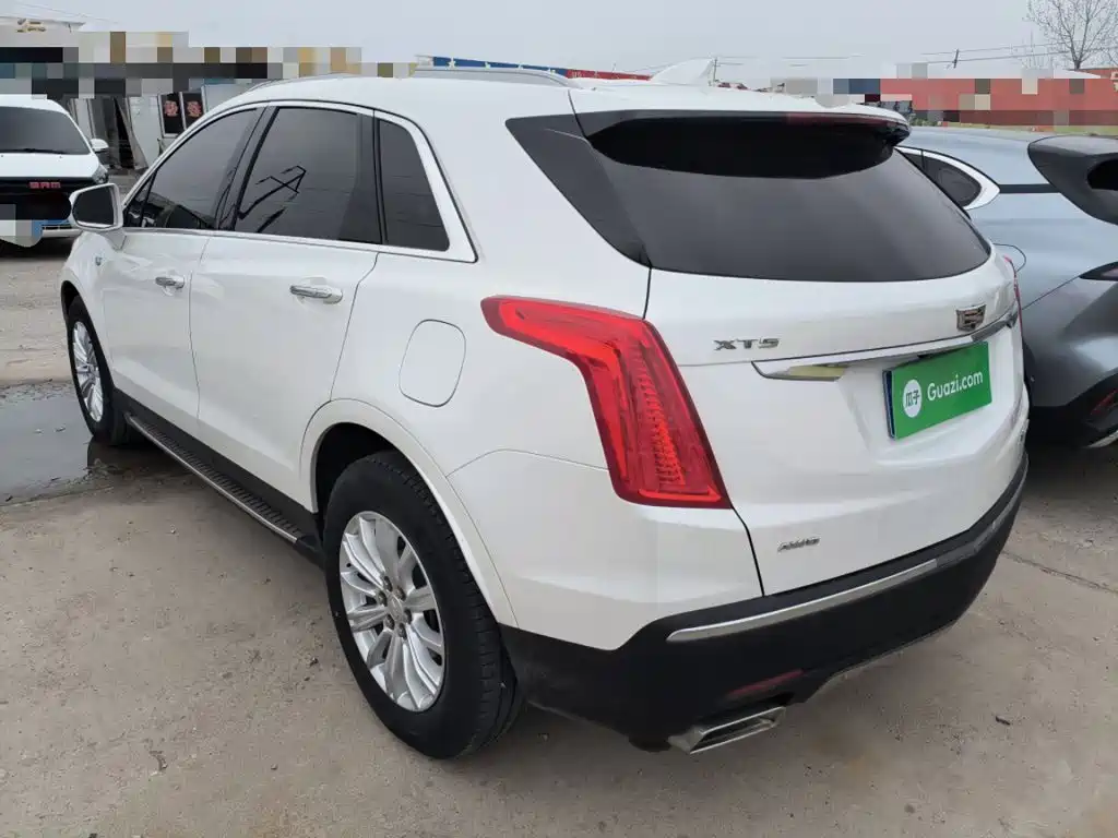 Cadillac XT5 — фото 23