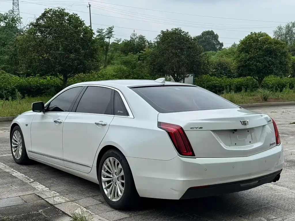 Cadillac CT6 — фото 7