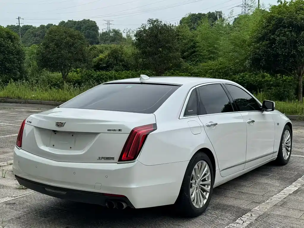 Cadillac CT6 — фото 9