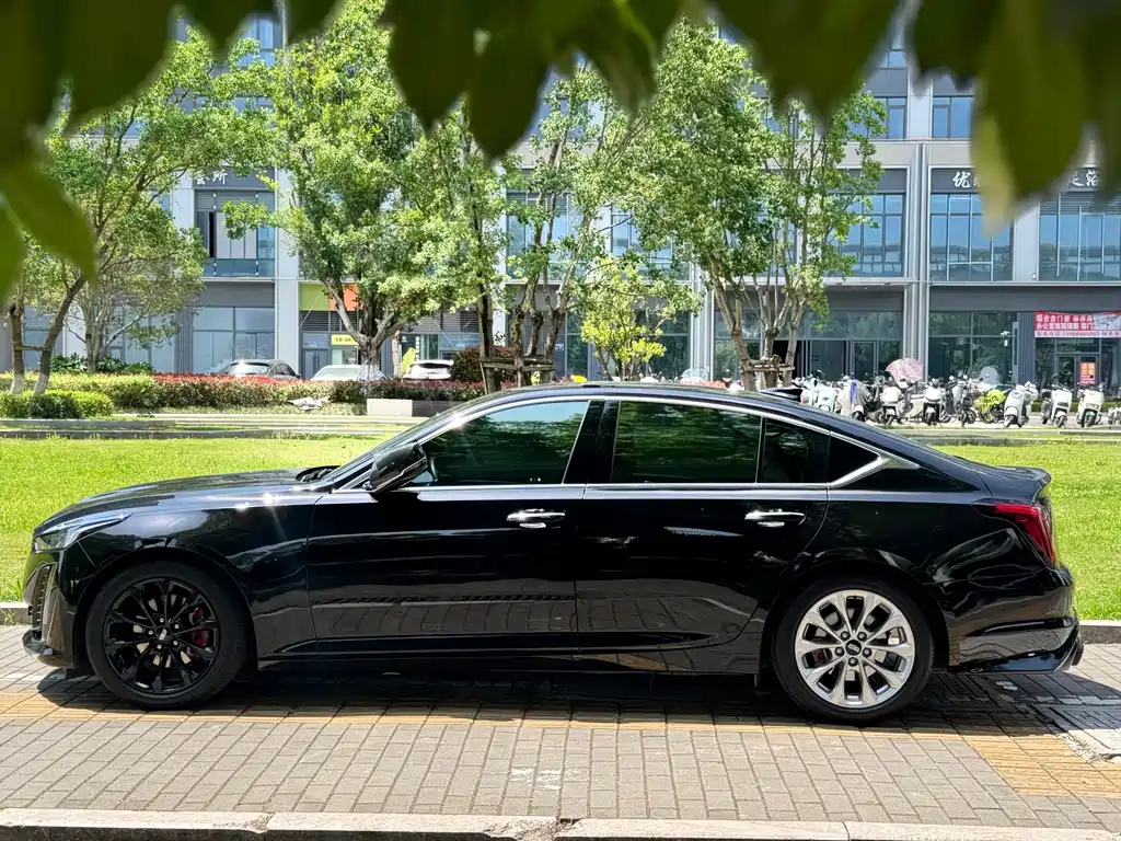 Cadillac CT5 — фото 4