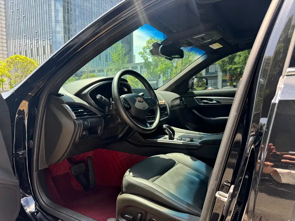 Cadillac CT5 — фото 5