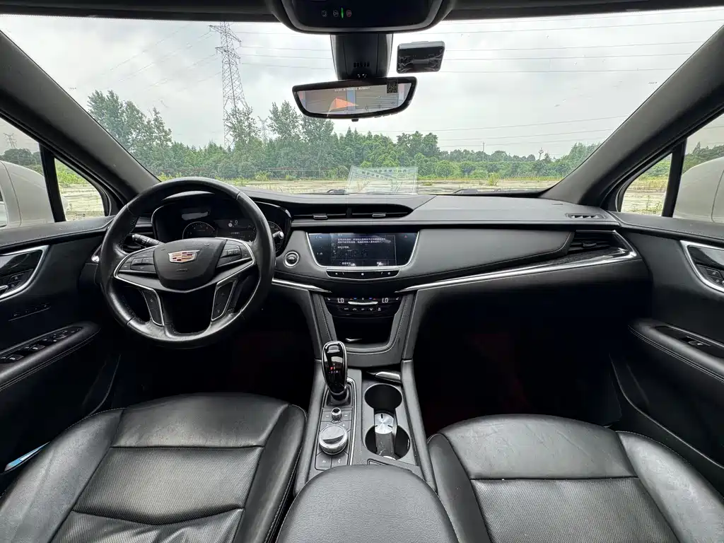 Cadillac XT5 — фото 6