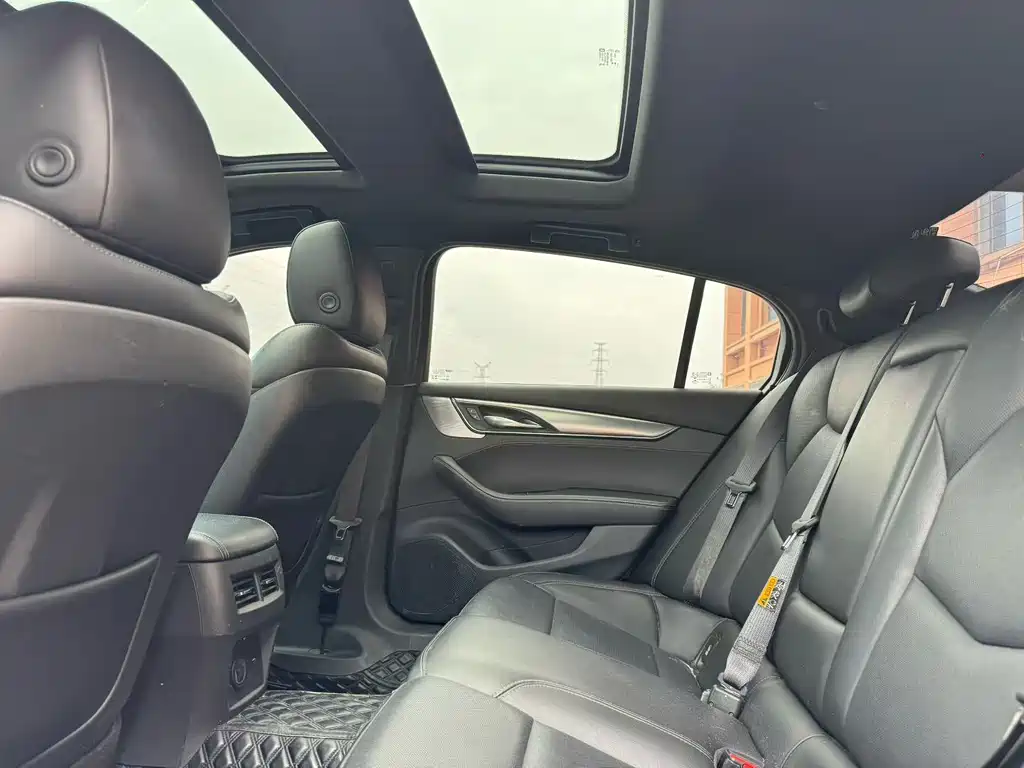Cadillac CT5 — фото 5