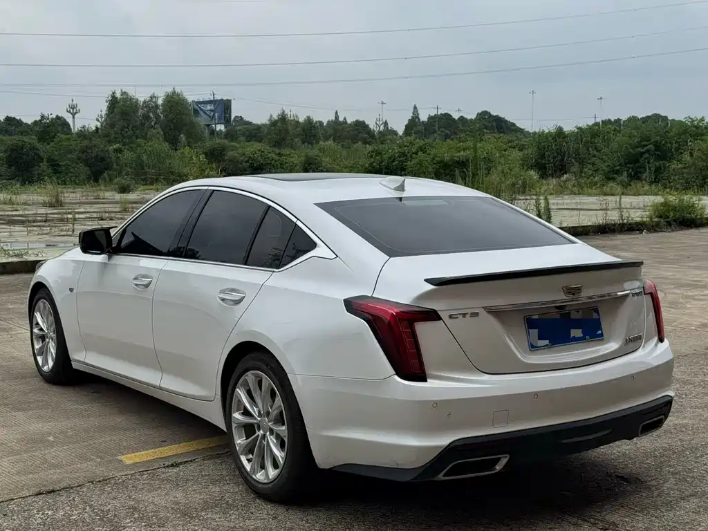 Cadillac CT5 — фото 7