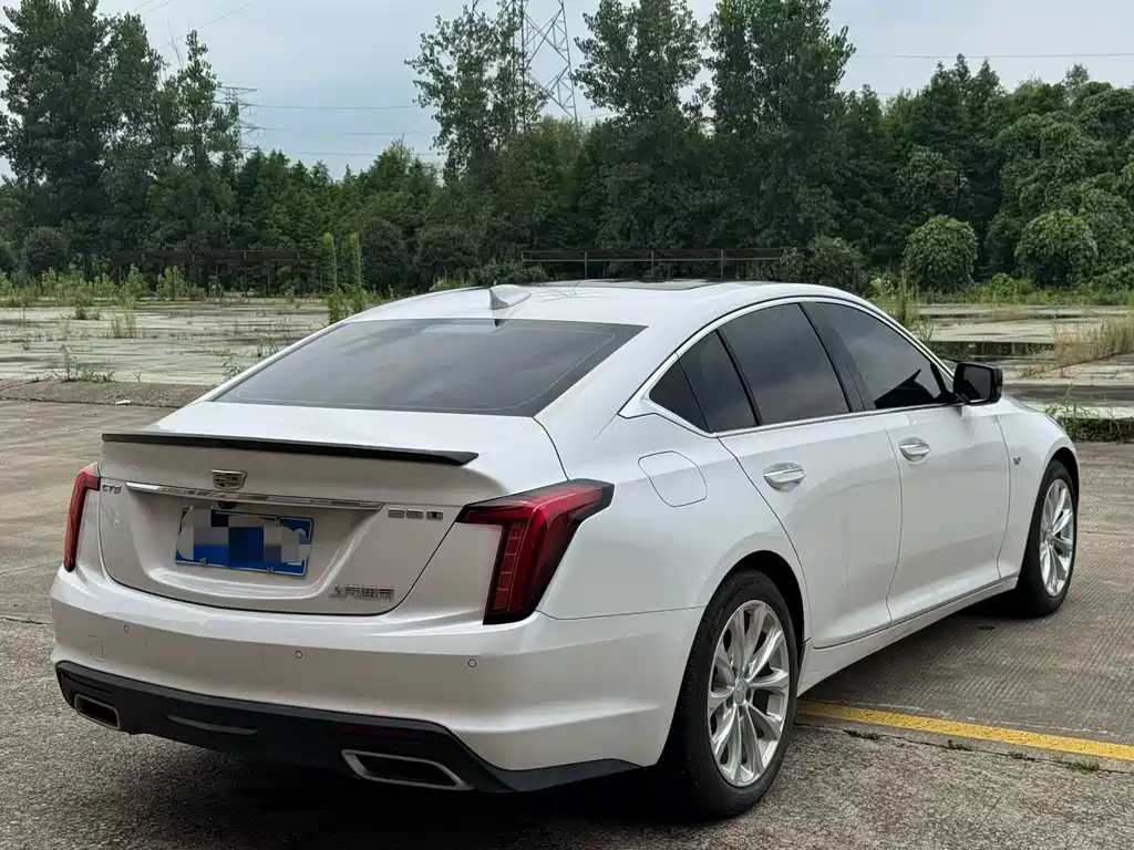 Cadillac CT5 — фото 9