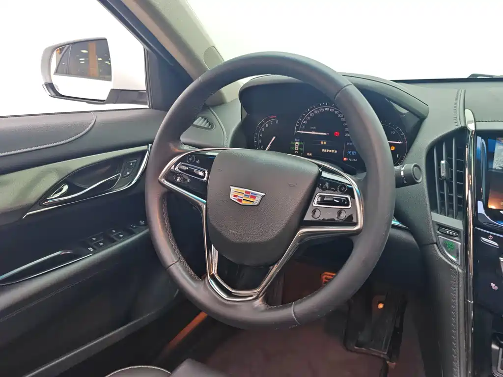 Cadillac ATS-L — фото 16