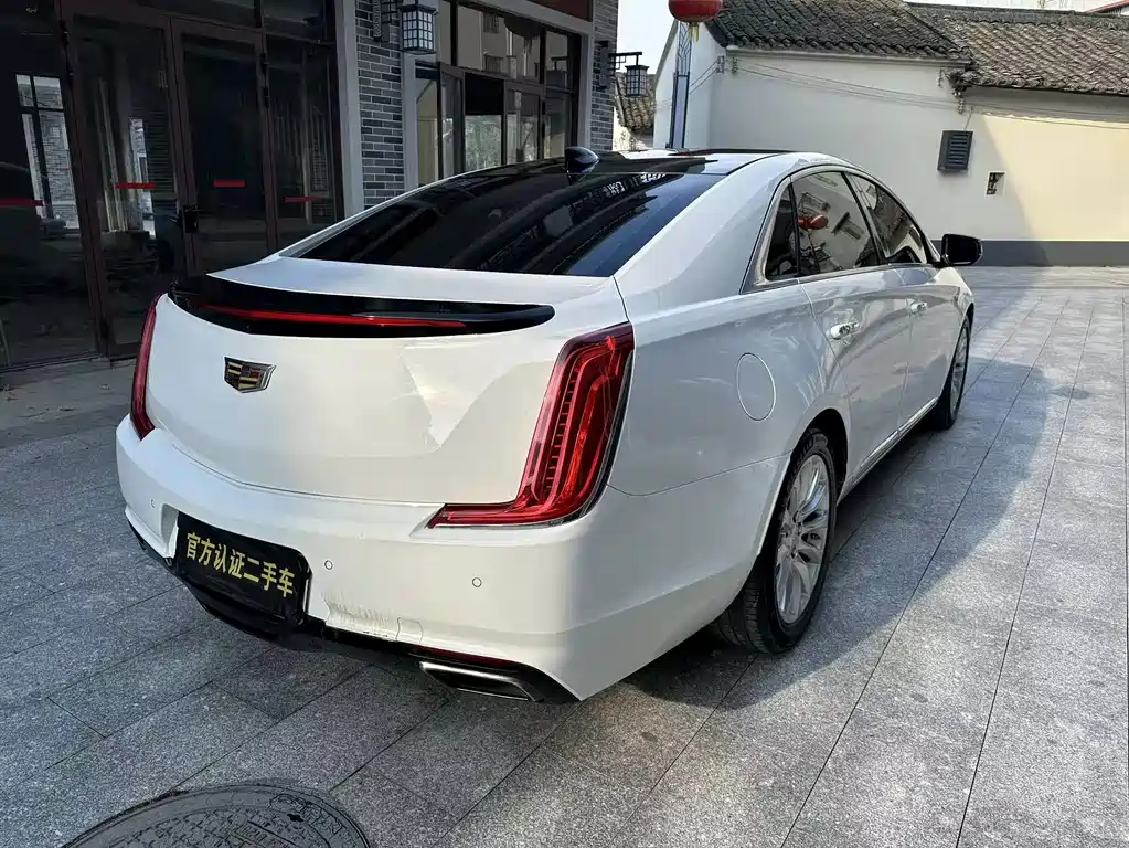 Cadillac XTS — фото 13