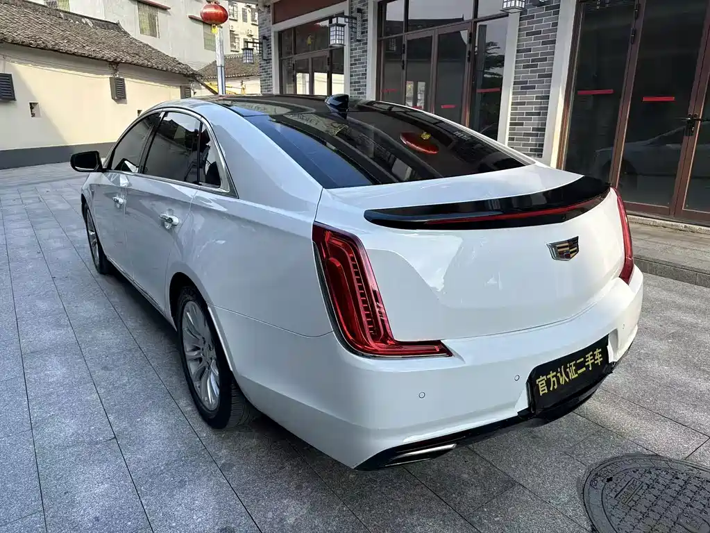 Cadillac XTS — фото 14
