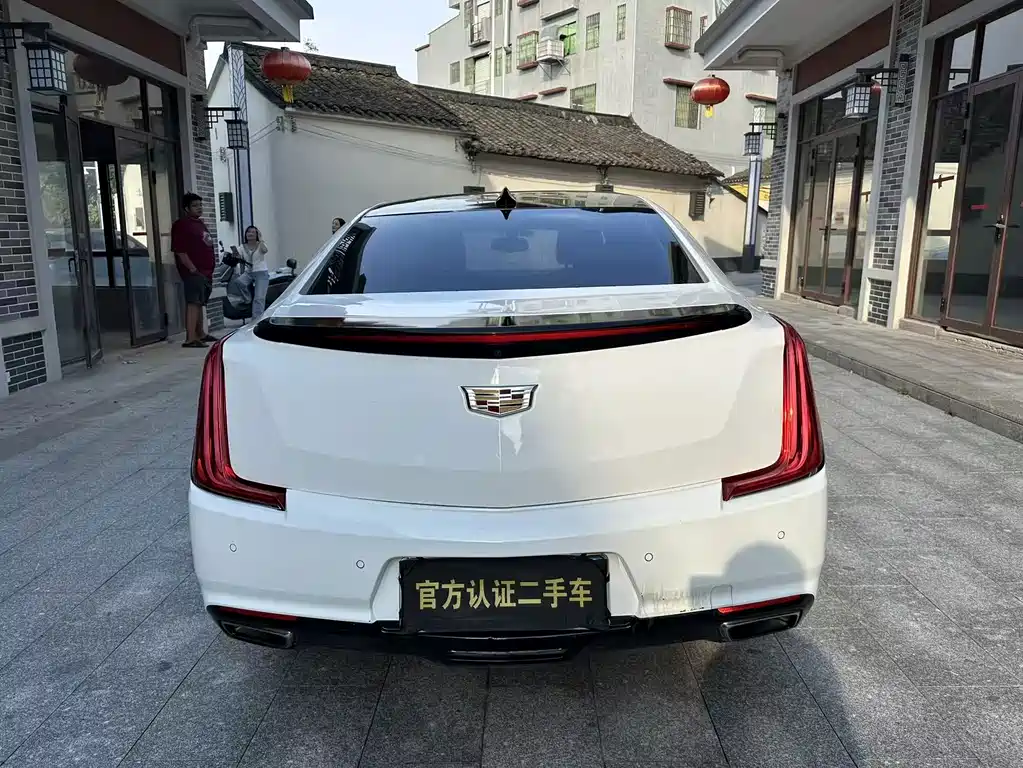 Cadillac XTS — фото 15
