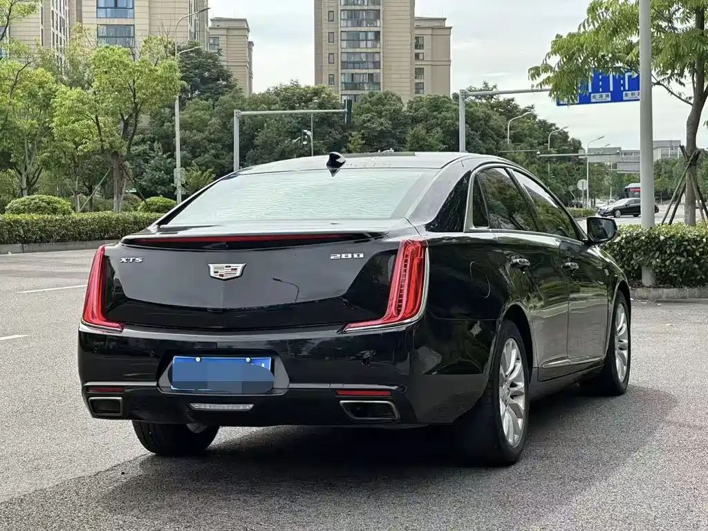 Cadillac XTS — фото 4