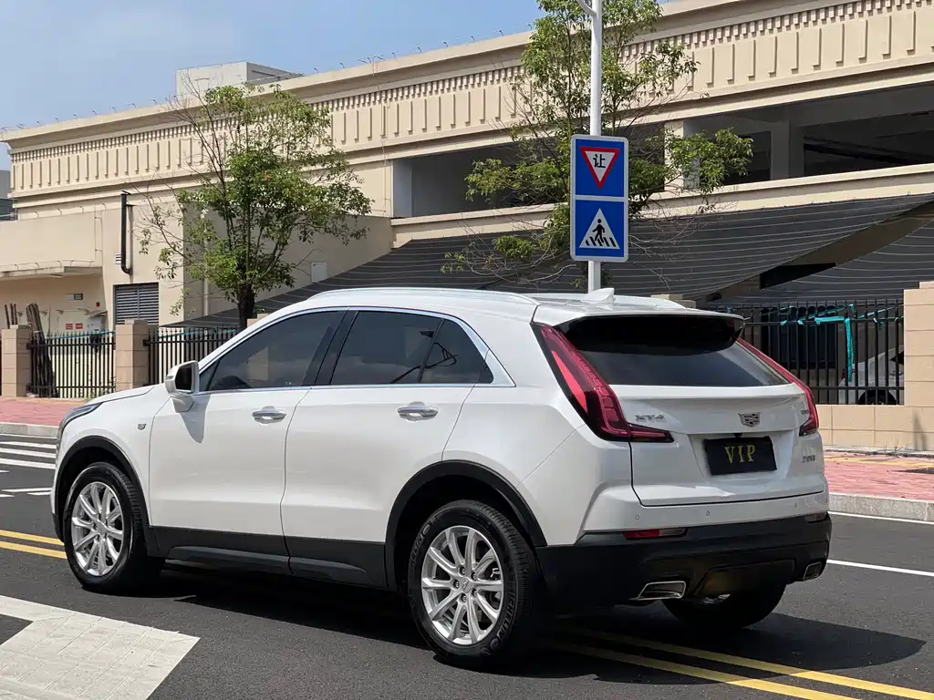 Cadillac XT4 — фото 7