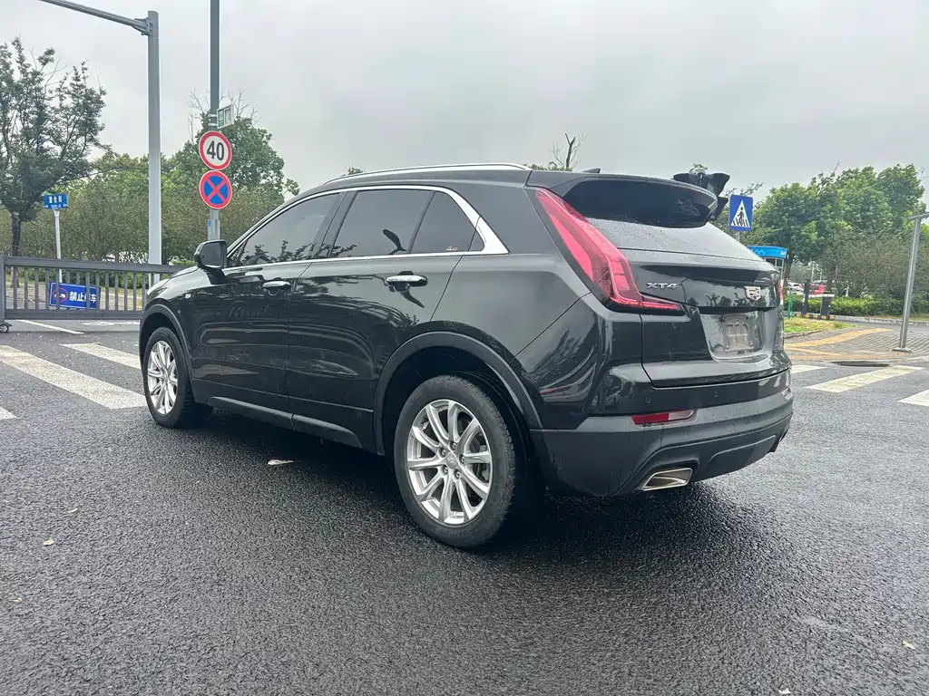 Cadillac XT4 — фото 4