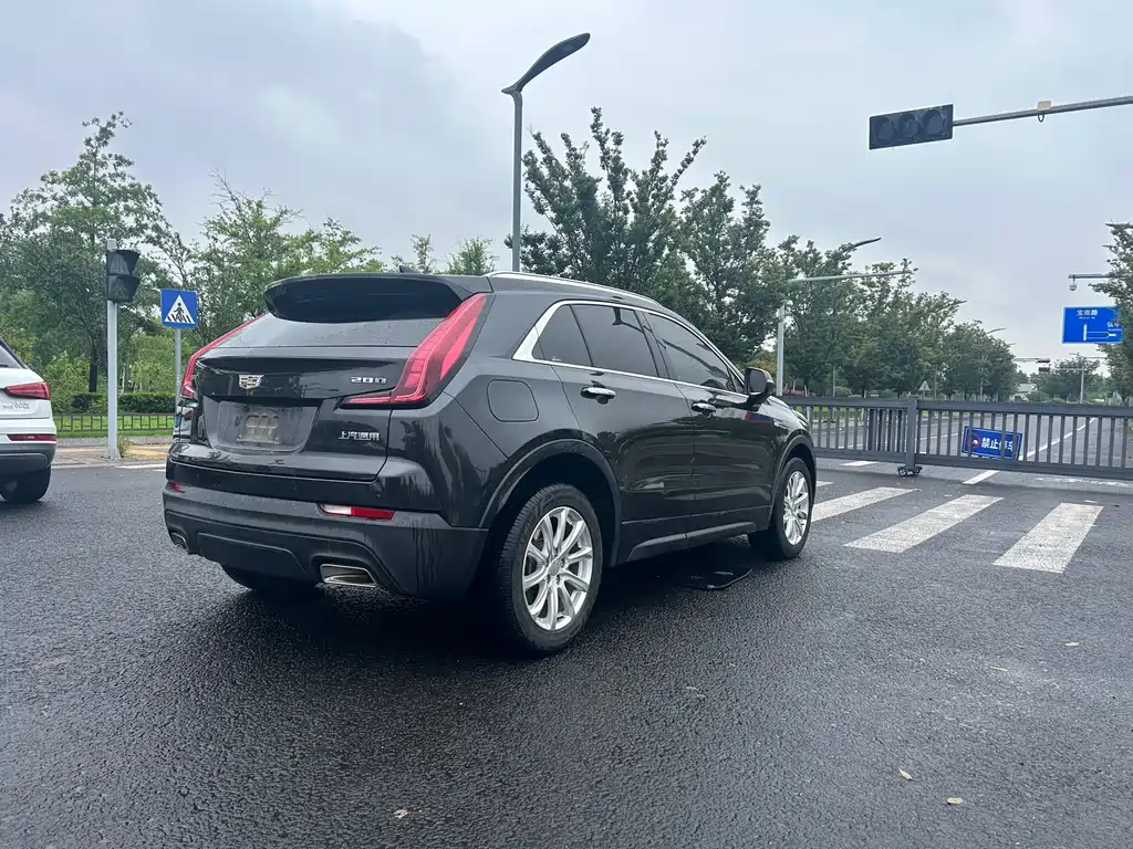 Cadillac XT4 — фото 6