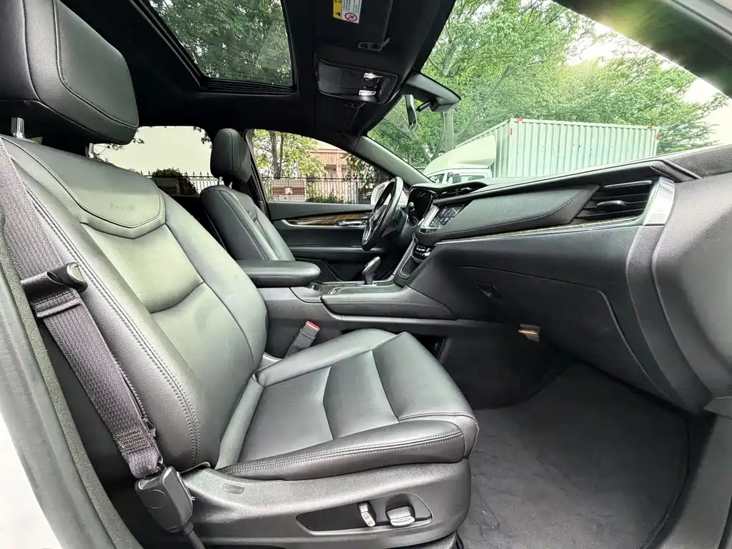 Cadillac XT5 — фото 17