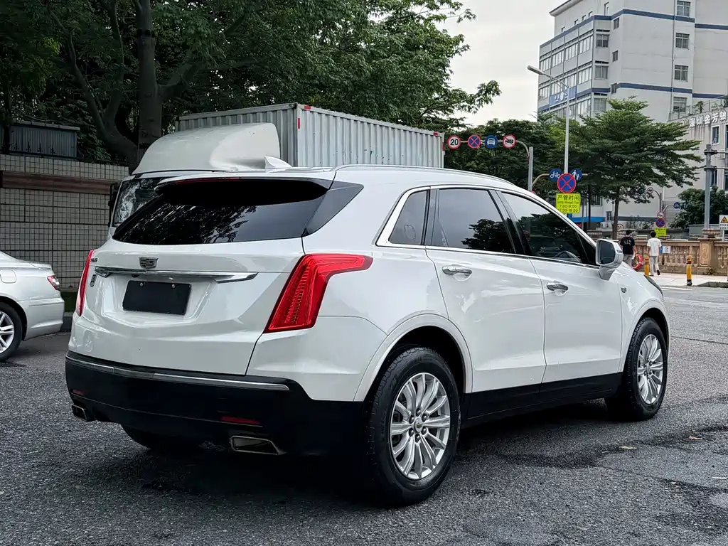 Cadillac XT5 — фото 7