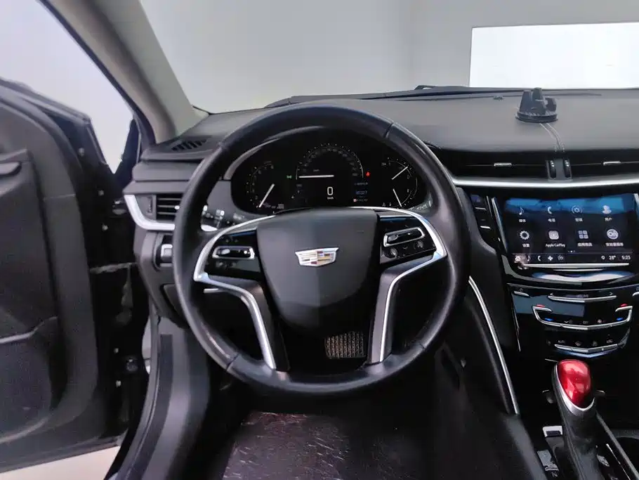 Cadillac XTS — фото 14