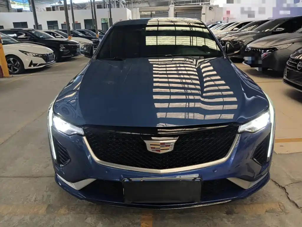 Cadillac CT4 — фото 3