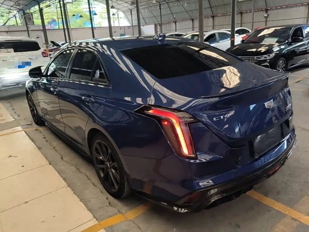 Cadillac CT4 — фото 5
