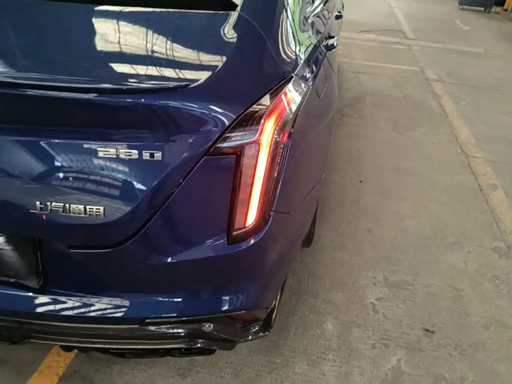 Cadillac CT4 — фото 8