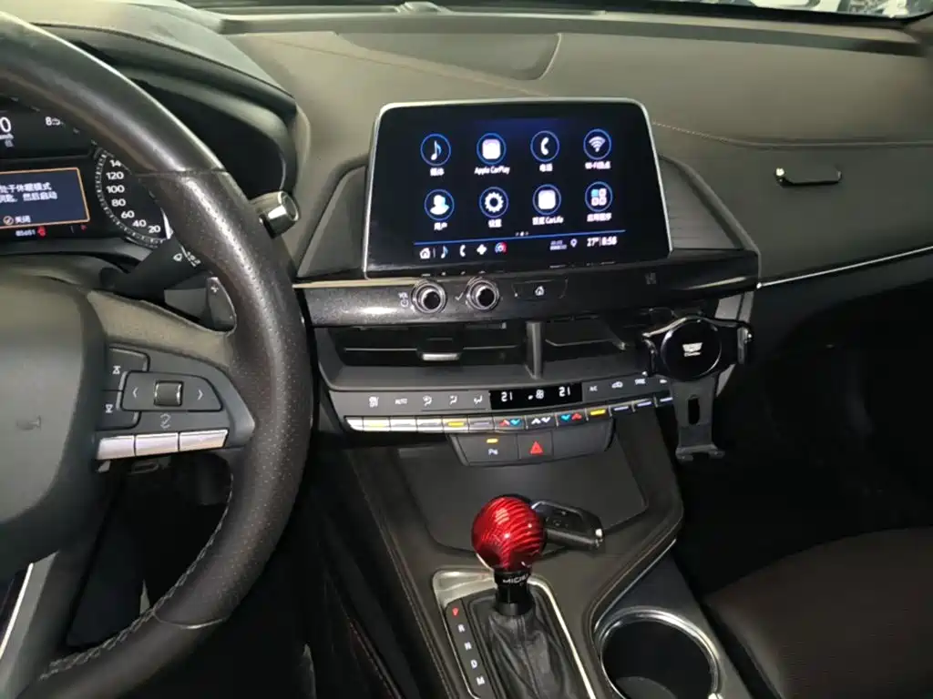 Cadillac CT4 — фото 10