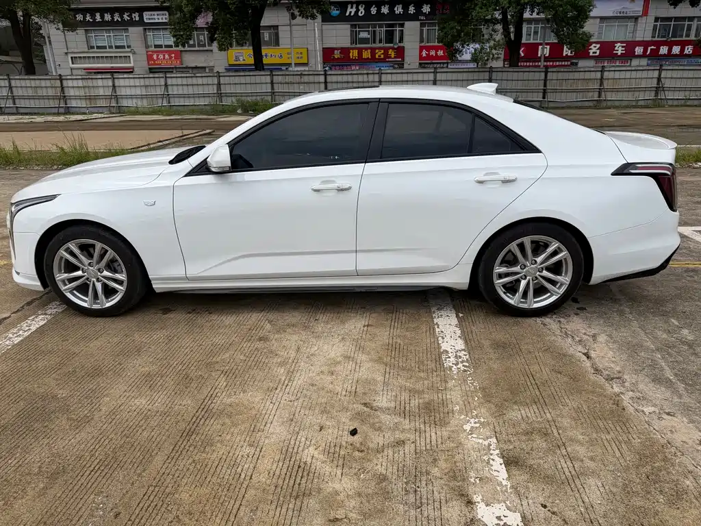 Cadillac CT4 — фото 5