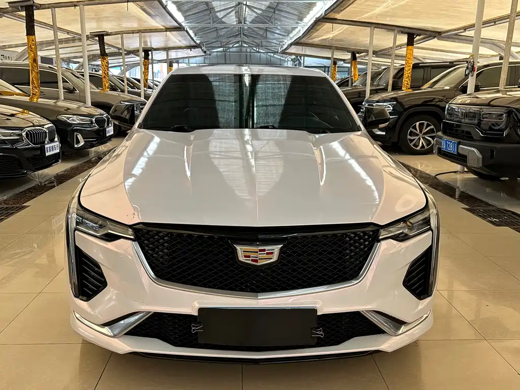 Cadillac CT4 — фото 2