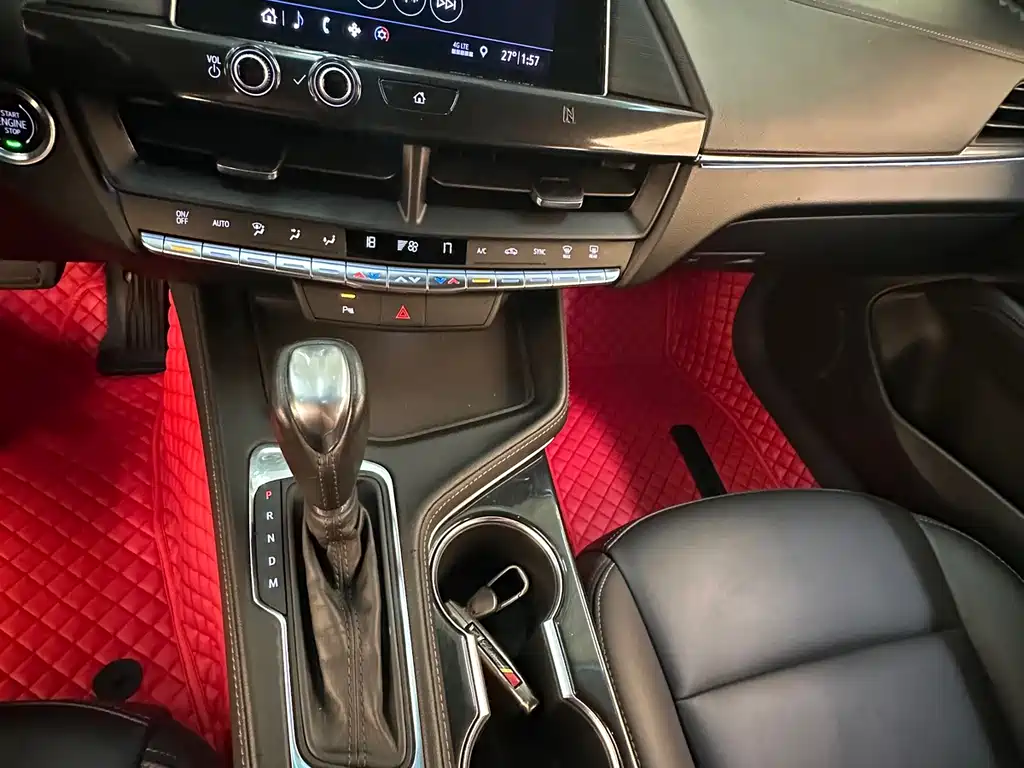 Cadillac CT4 — фото 15