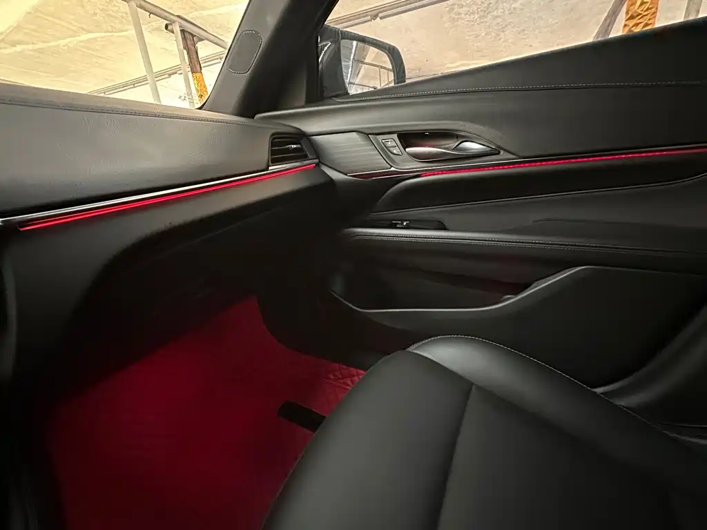 Cadillac CT4 — фото 16