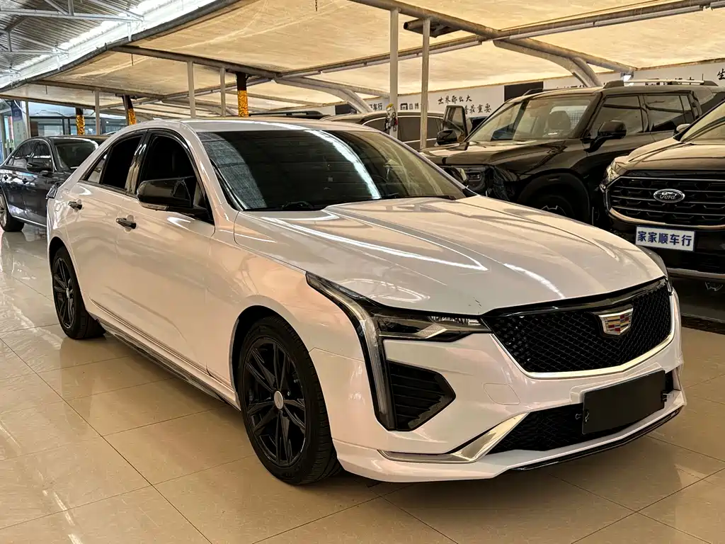 Cadillac CT4 — фото 3