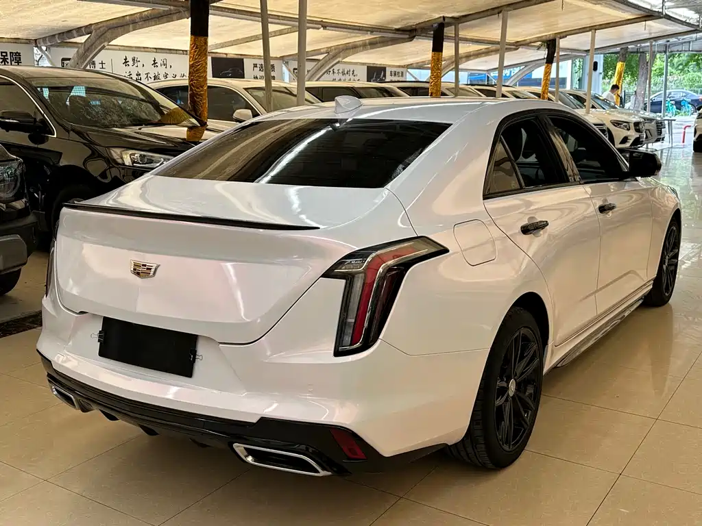 Cadillac CT4 — фото 4
